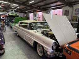 
										1960 LINCOLN CONTINENTAL MARK V full									