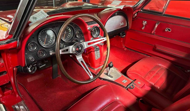 
								1966 Chevrolet Corvette Stingray C2 full									