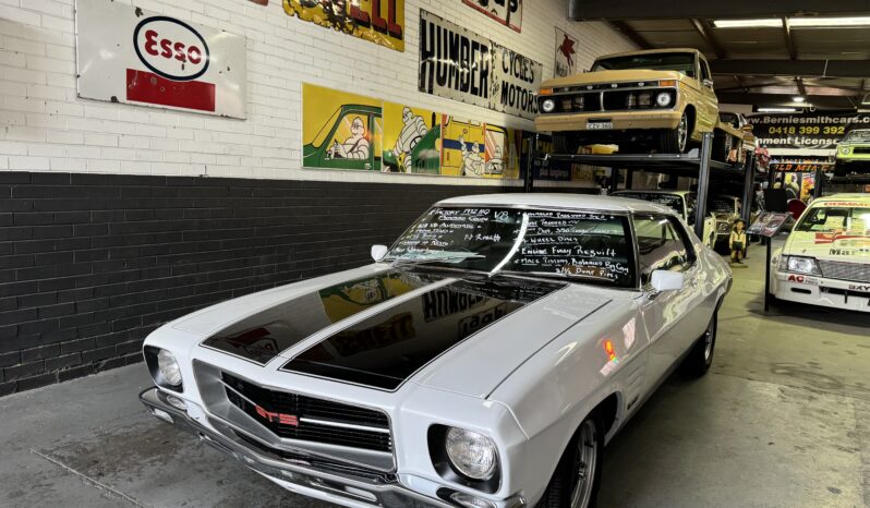 
								1972 Holden HQ Monaro Coupe full									