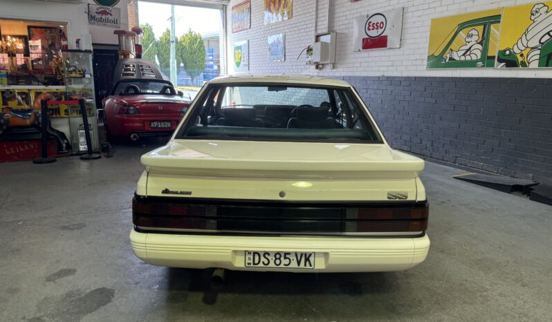 
								1985 Holden VK SS Brock Replica full									